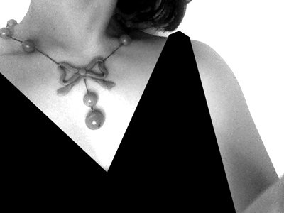 Lill's Jewelry Tokyo. by A Plastic Jewelry & Arty. | 1920's - 1930's - 1940's Vintage Style Bow Necklace.