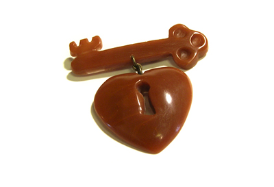 Lill's Jewelry Tokyo. by A Plastic Jewelry & Arty. | 1920's - 1930's - 1940's Vintage Style Heart motif Jewelrys.