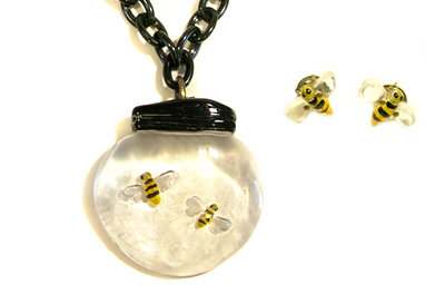 Lill's Jewelry Tokyo. by A Plastic Jewelry & Arty. | 1920's - 1930's - 1940's Vintage Style Umbrellas.