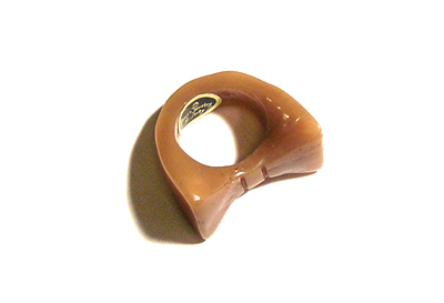 Lill's Jewelry Tokyo. by A Plastic Jewelry & Arty. | 1920's - 1930's - 1940's Vintage Style Ring.