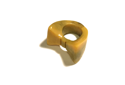 Lill's Jewelry Tokyo. by A Plastic Jewelry & Arty. | 1920's - 1930's - 1940's Vintage Style Ring.